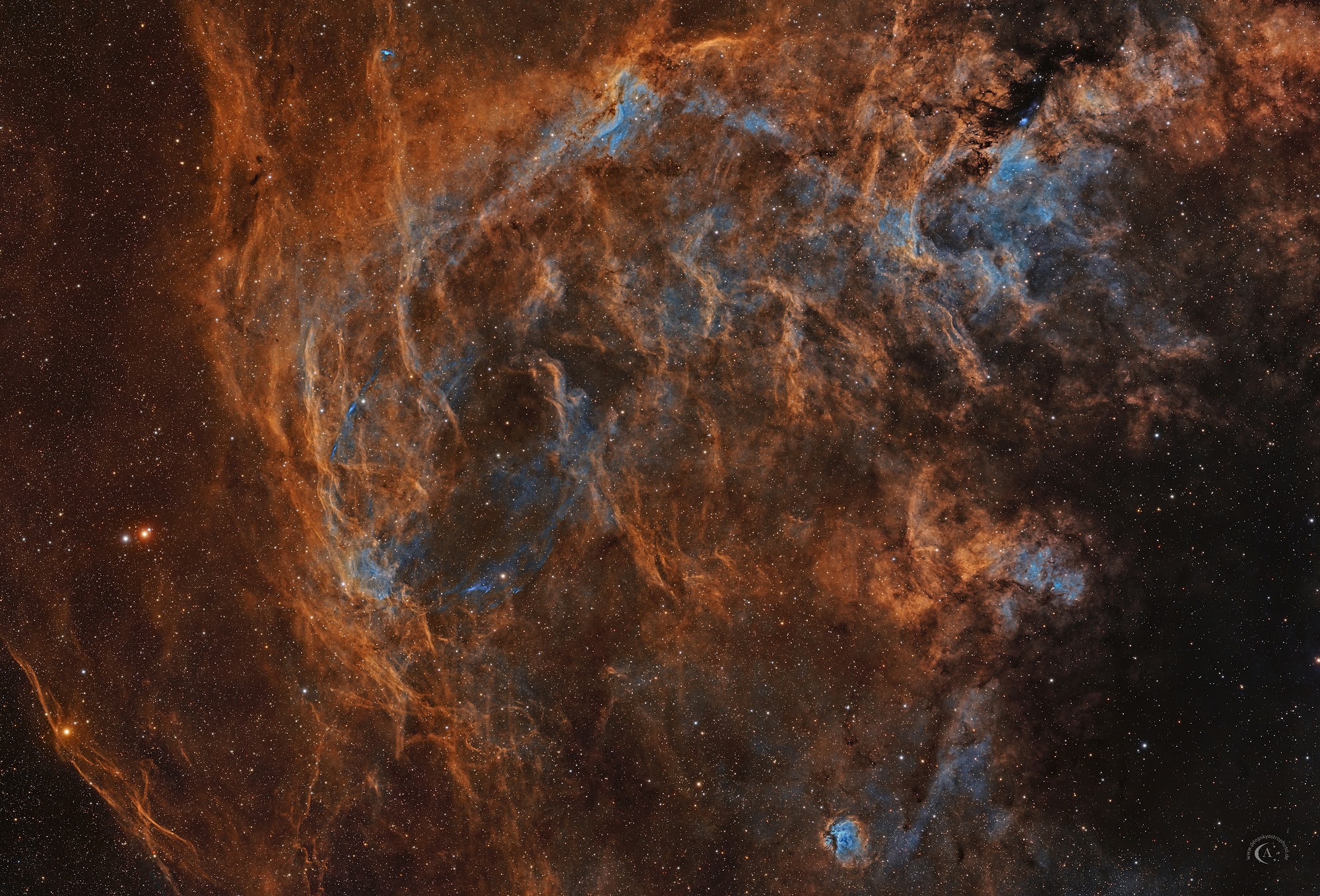 Emissionsnebel SH 2-112 mit umliegender Region